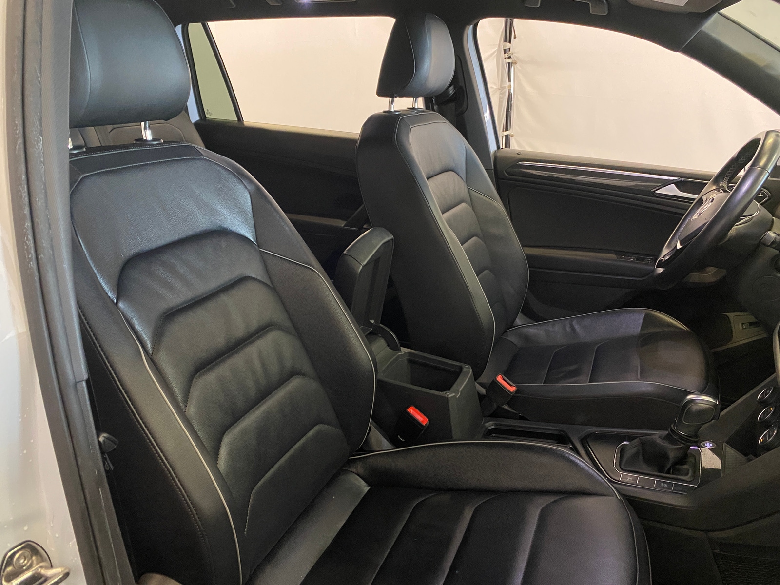 Thumbnail: 2018 Volkswagen Tiguan - 2