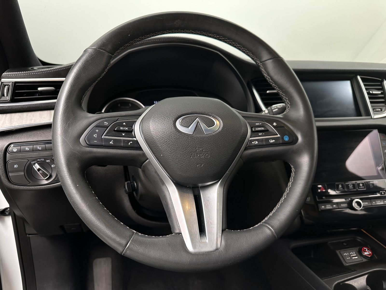 Thumbnail: 2023 INFINITI QX50 - 4