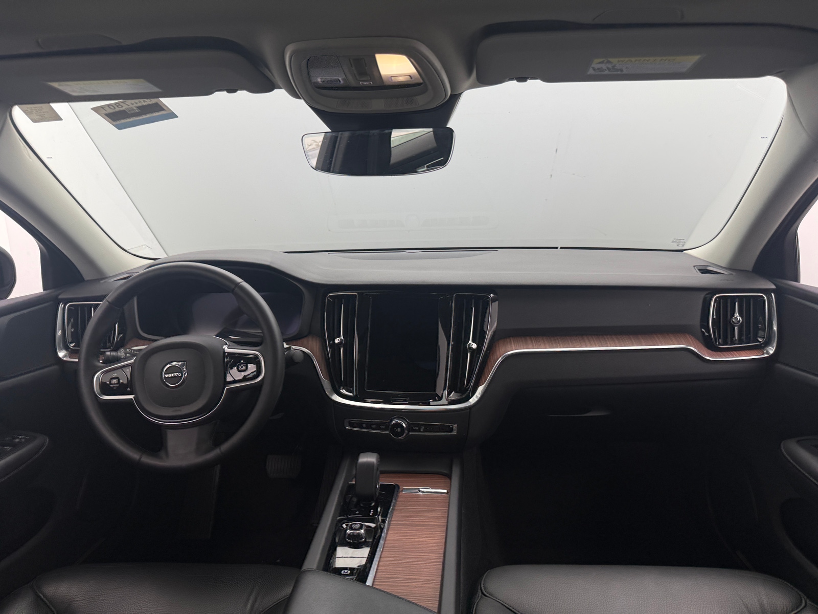 Thumbnail: 2024 Volvo S60 - 3