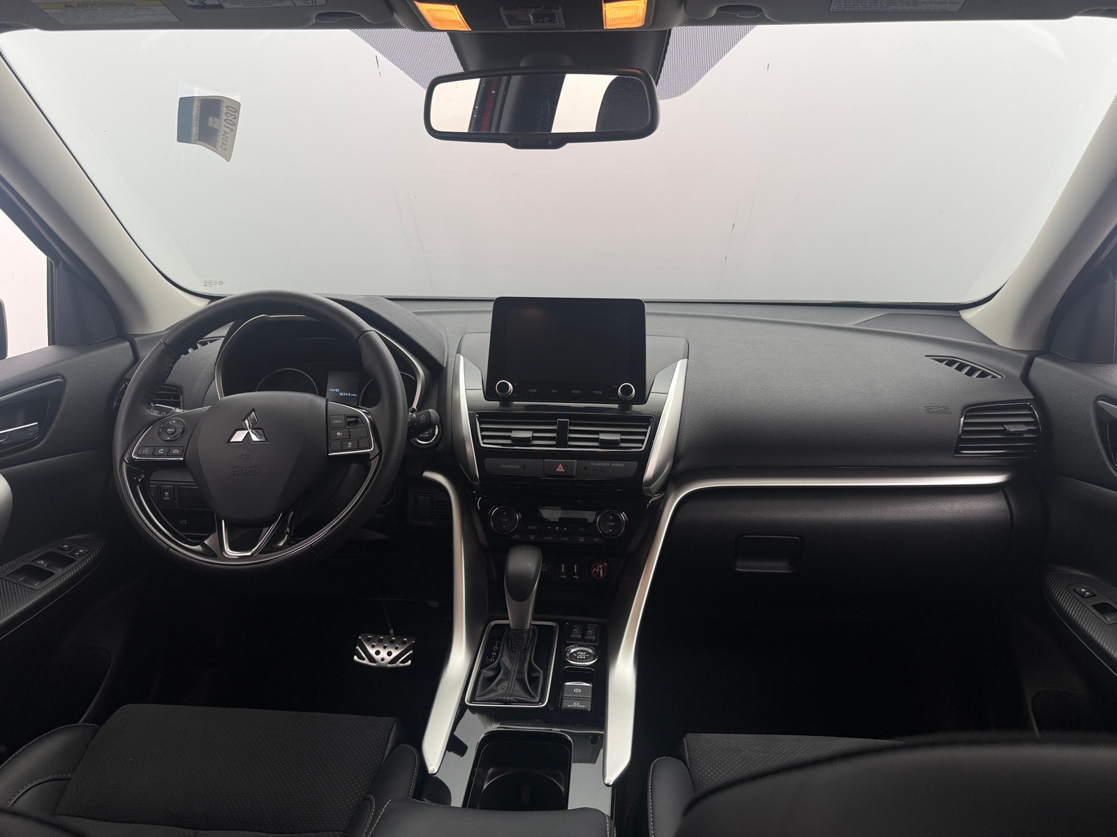 Thumbnail: 2024 Mitsubishi Eclipse Cross - 3