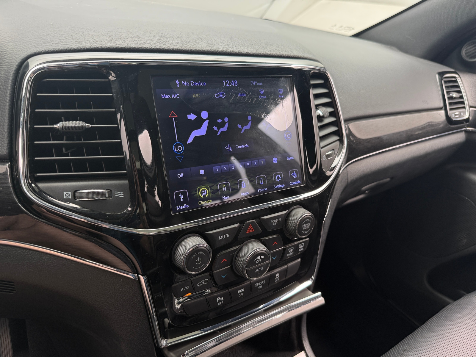 Thumbnail: 2020 Jeep Grand Cherokee - 3