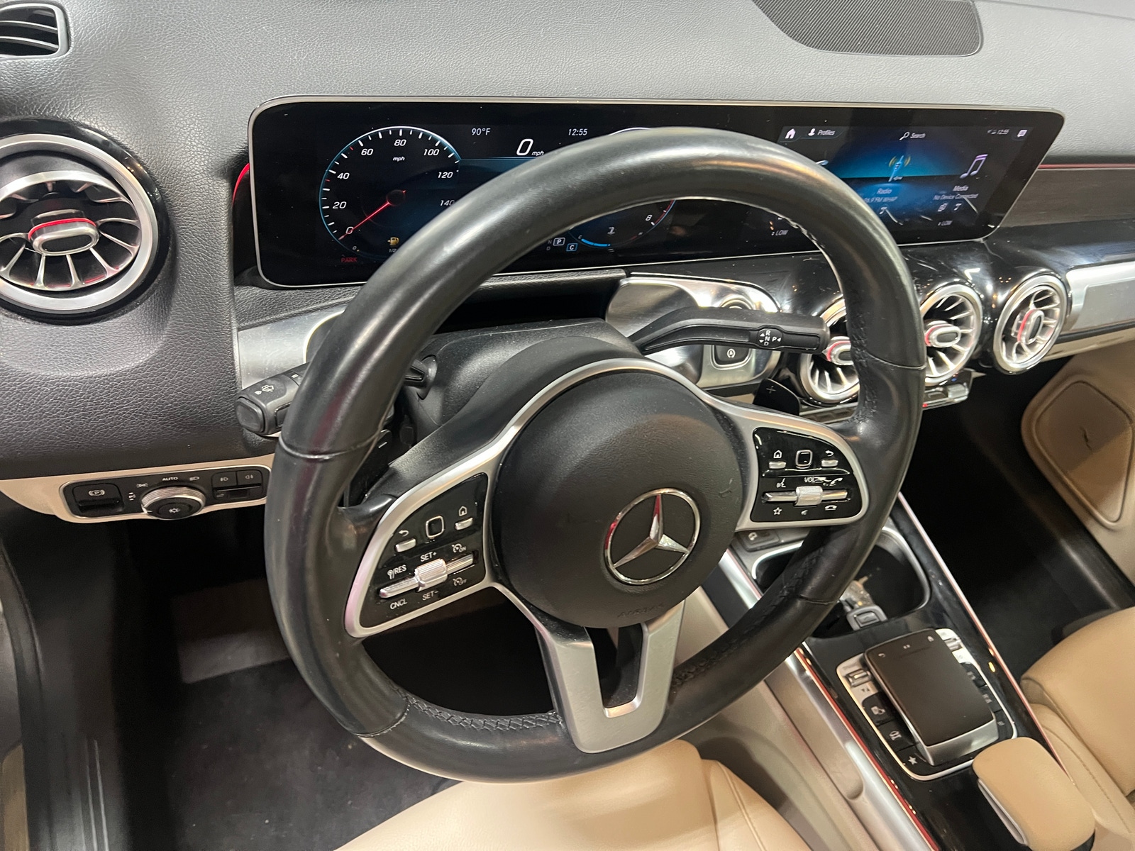 Thumbnail: 2020 Mercedes-Benz GLB - 4