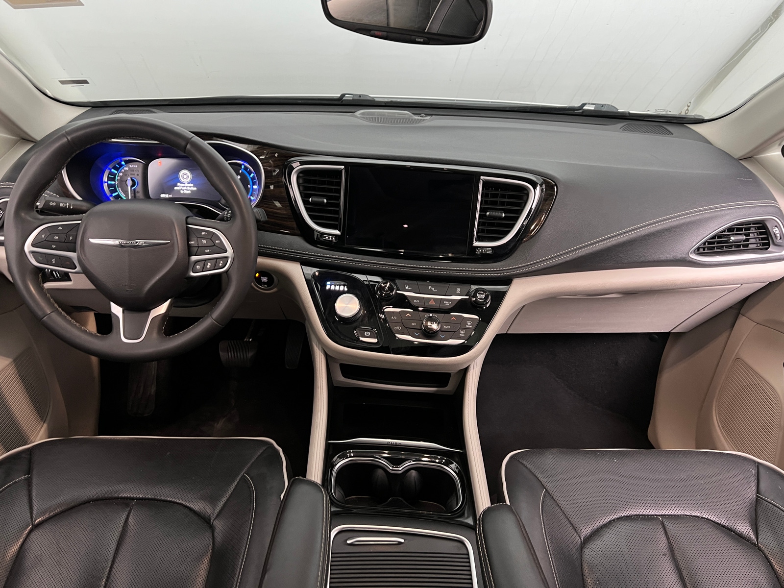 Thumbnail: 2023 Chrysler Pacifica - 2