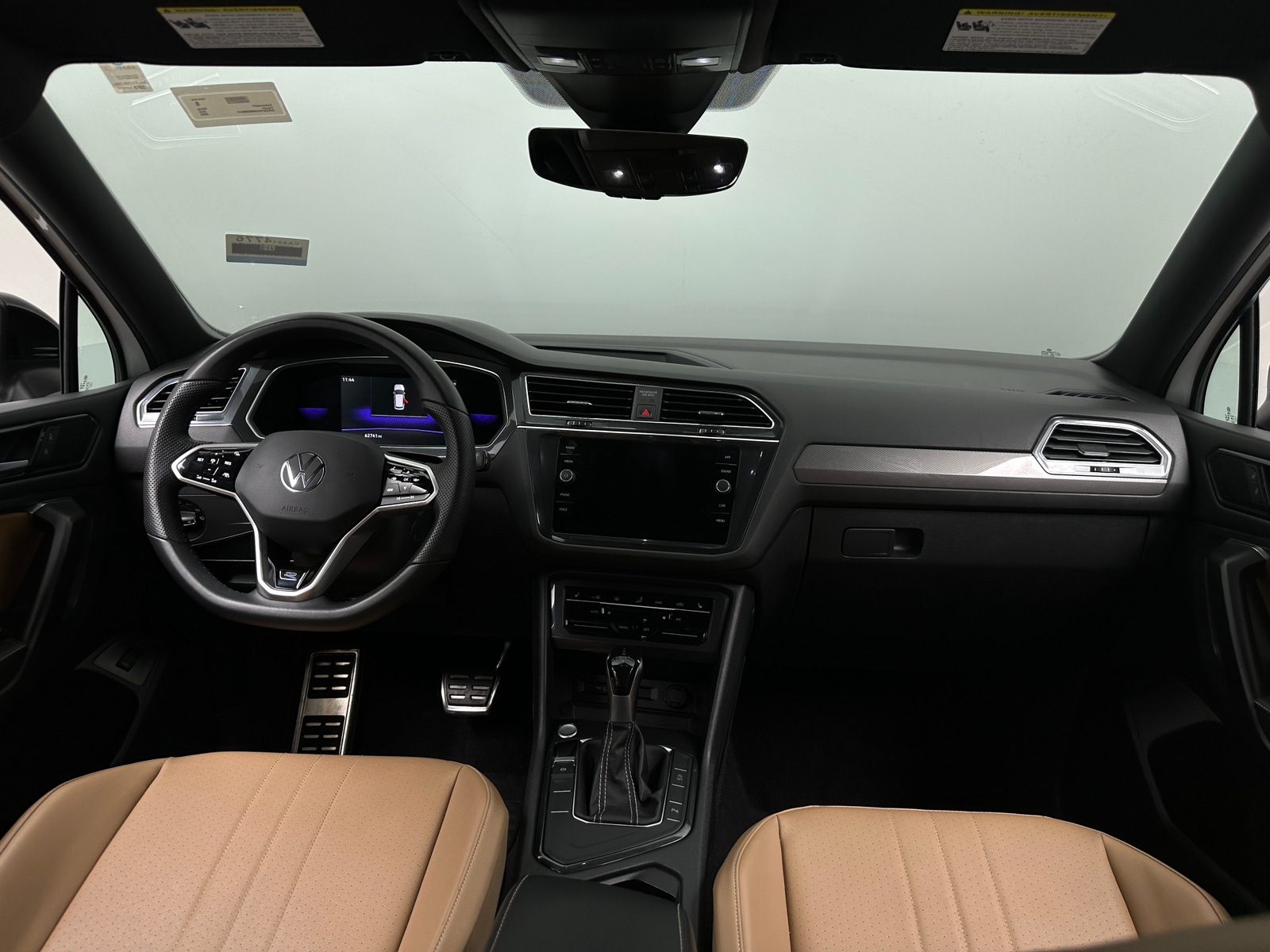 Thumbnail: 2022 Volkswagen Tiguan - 3