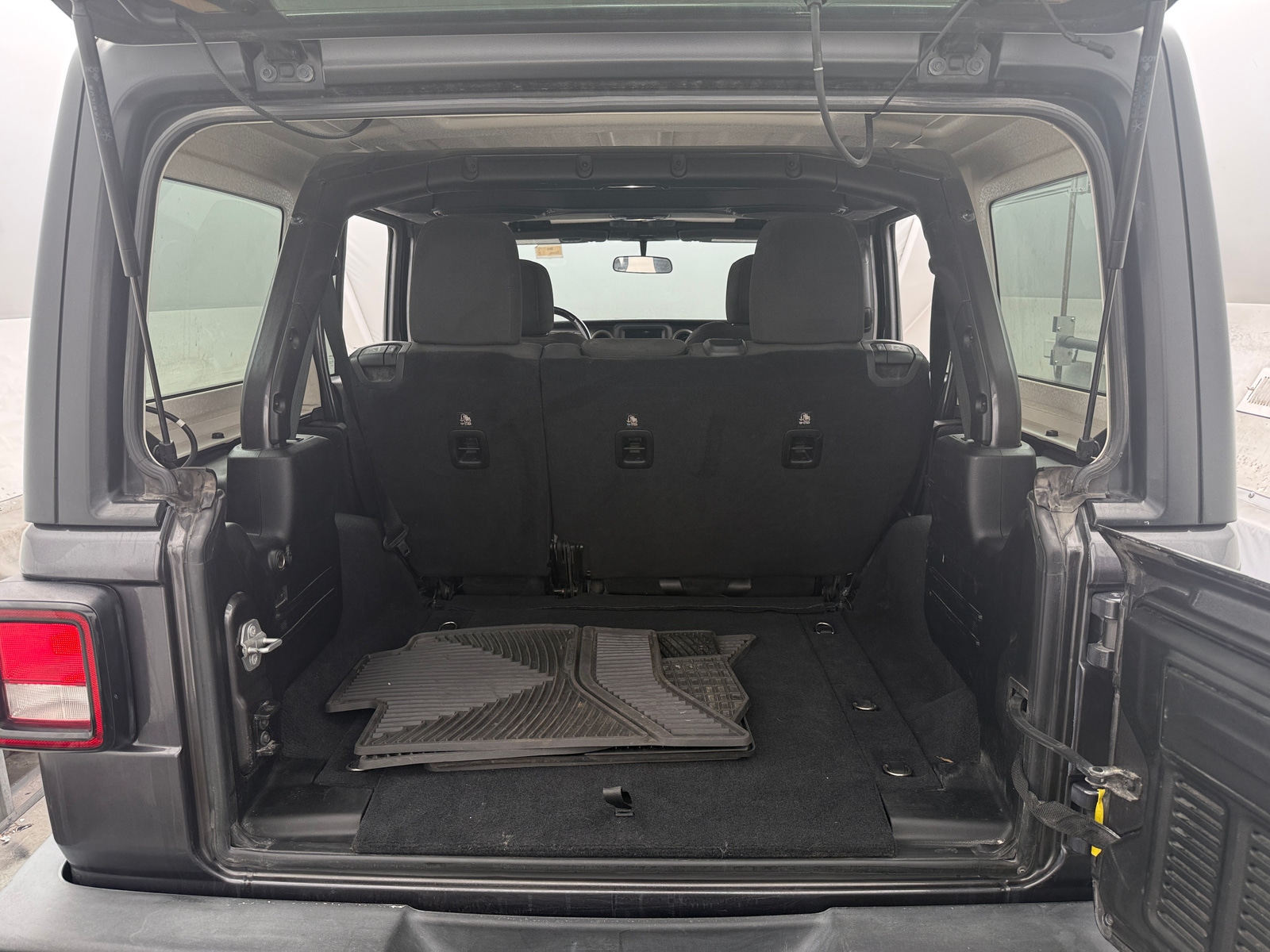 Thumbnail: 2018 Jeep Wrangler - 7