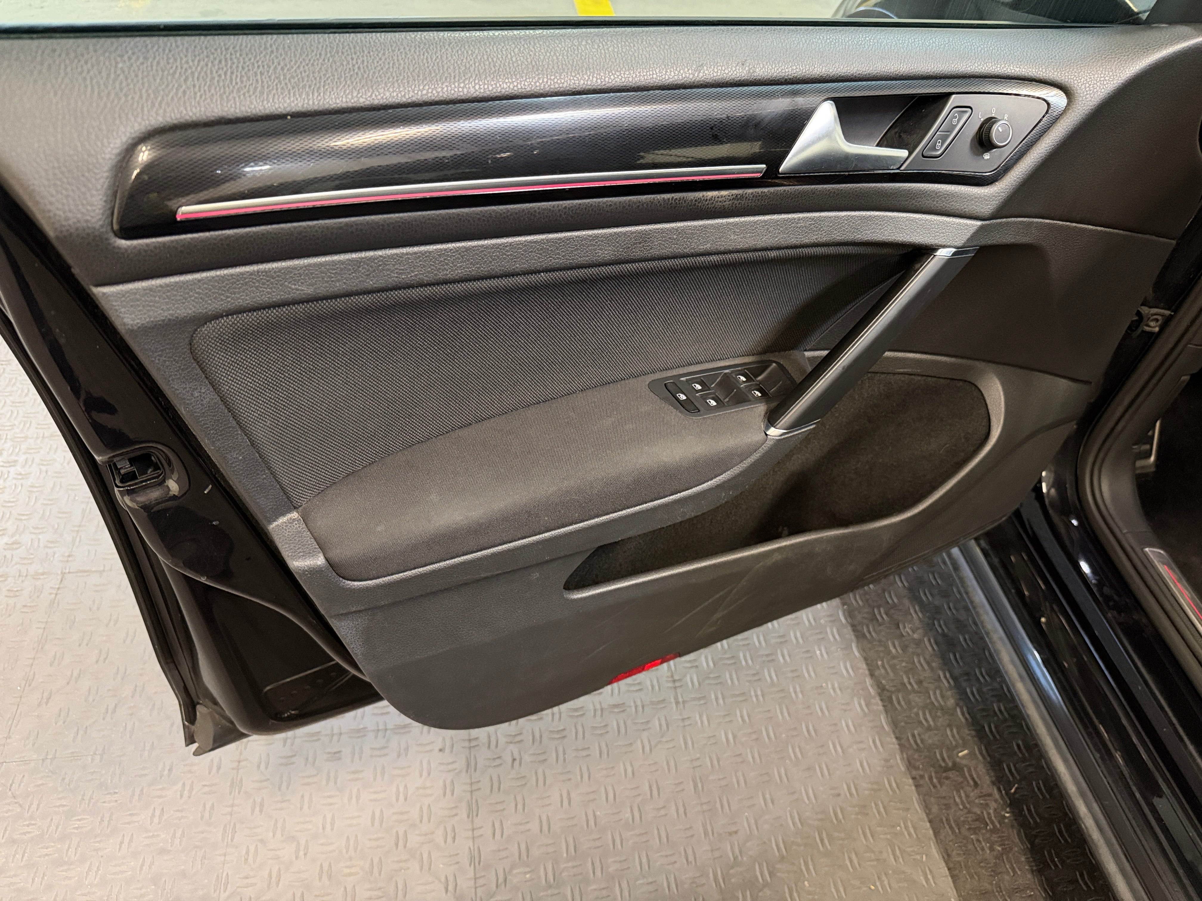 3VW4T7AU9HM037055