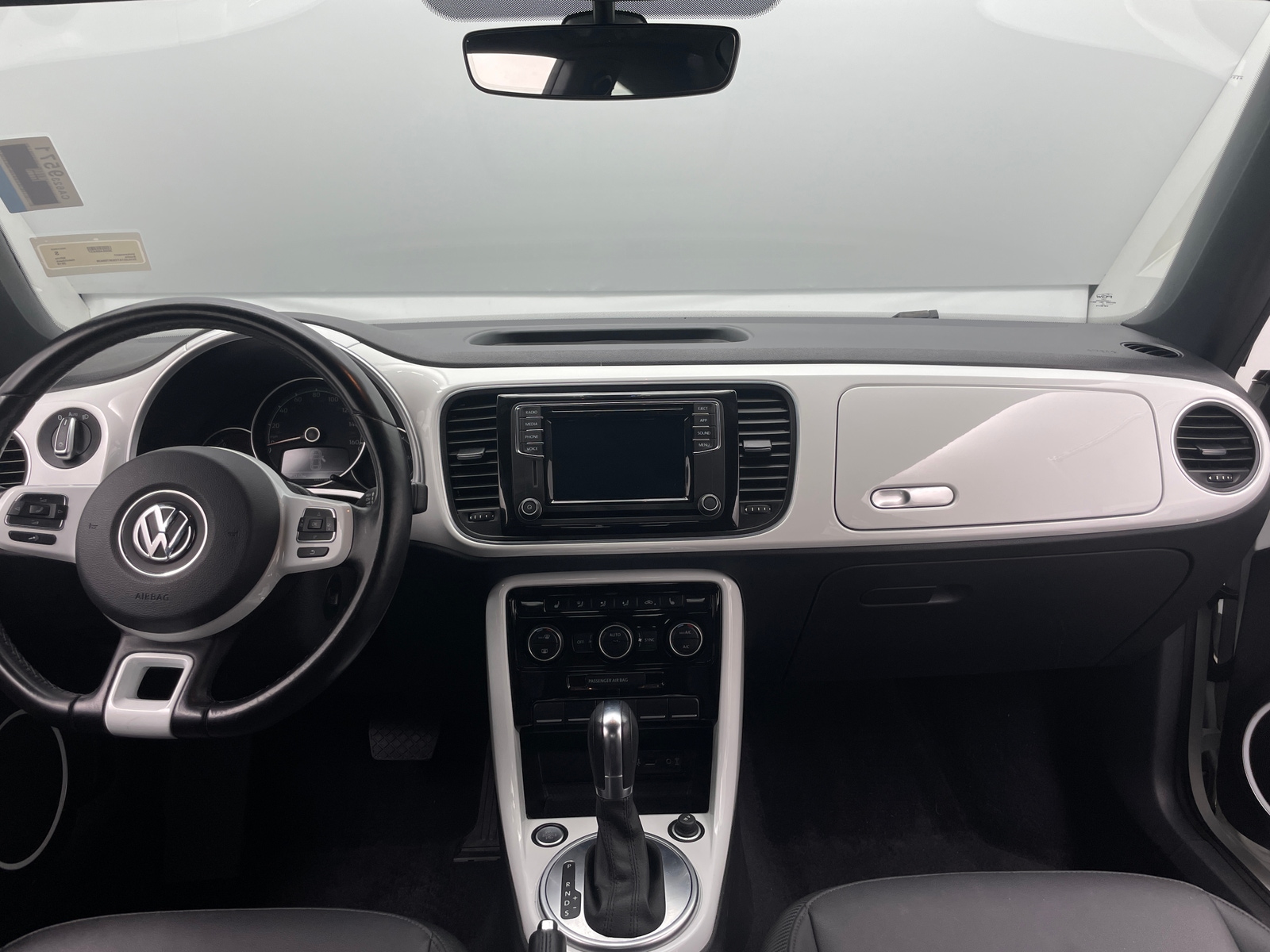 Thumbnail: 2019 Volkswagen Beetle - 3