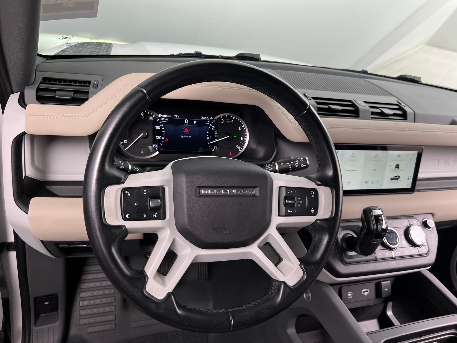 Thumbnail: 2023 Land Rover Defender - 3