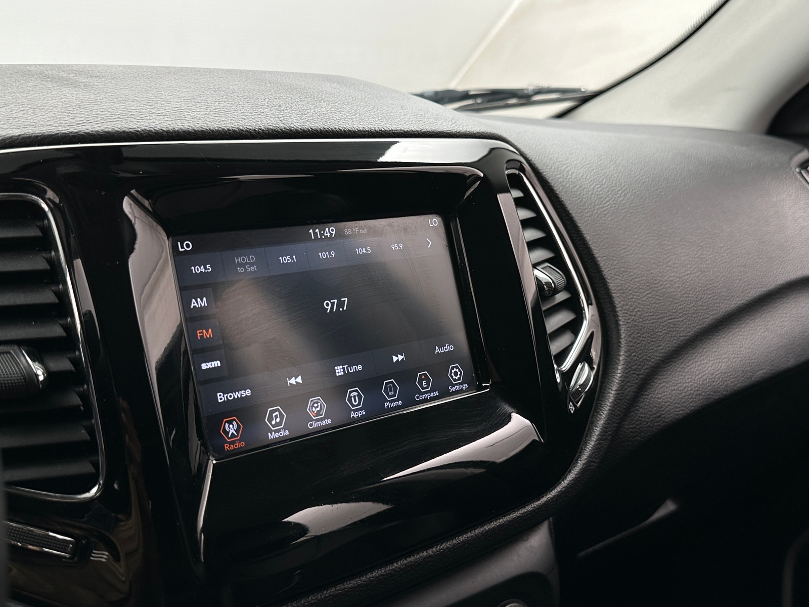 Thumbnail: 2021 Jeep Compass - 4