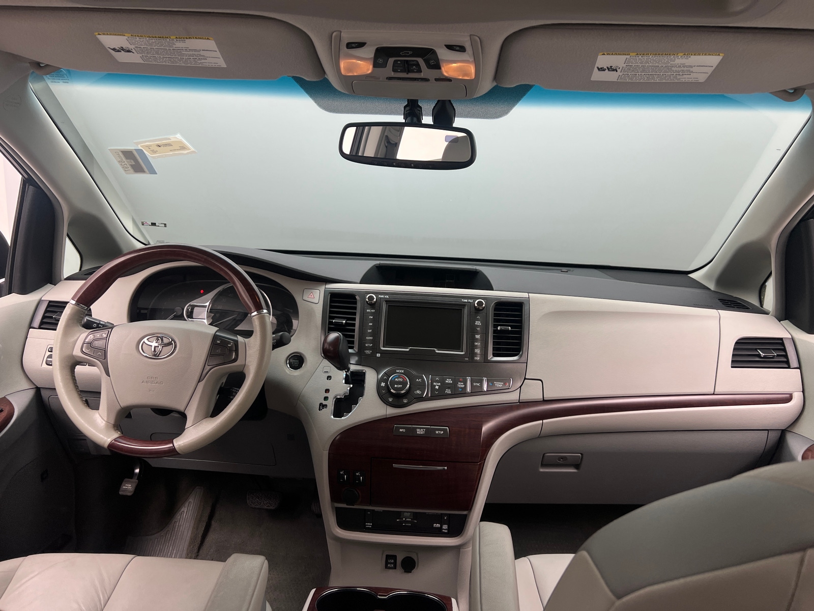 Thumbnail: 2012 Toyota Sienna - 3