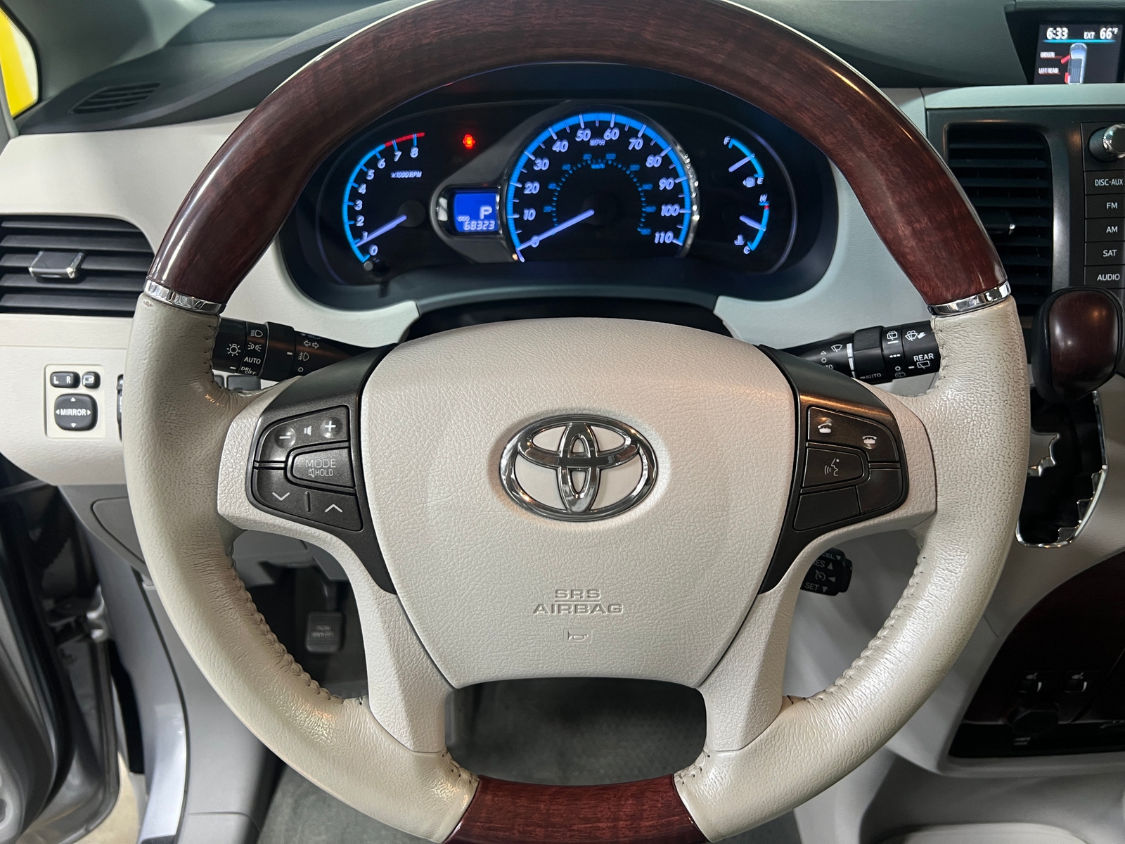 Thumbnail: 2012 Toyota Sienna - 5
