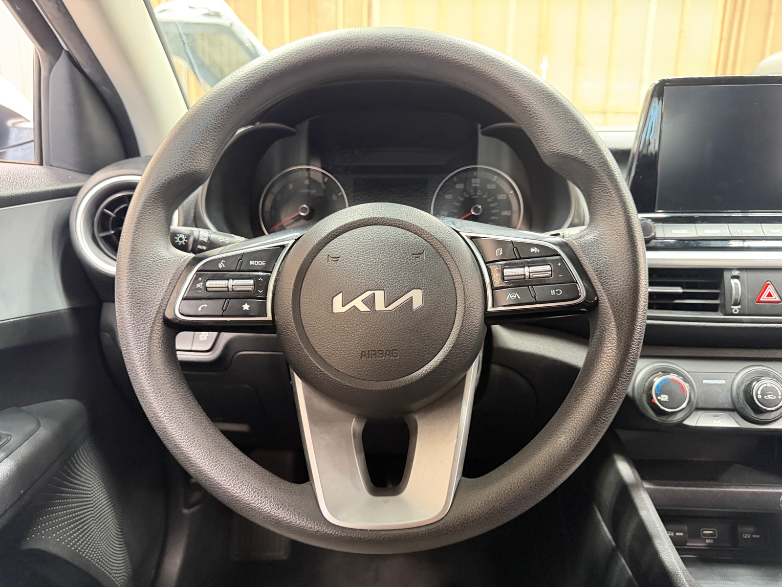 Thumbnail: 2023 Kia Forte - 5