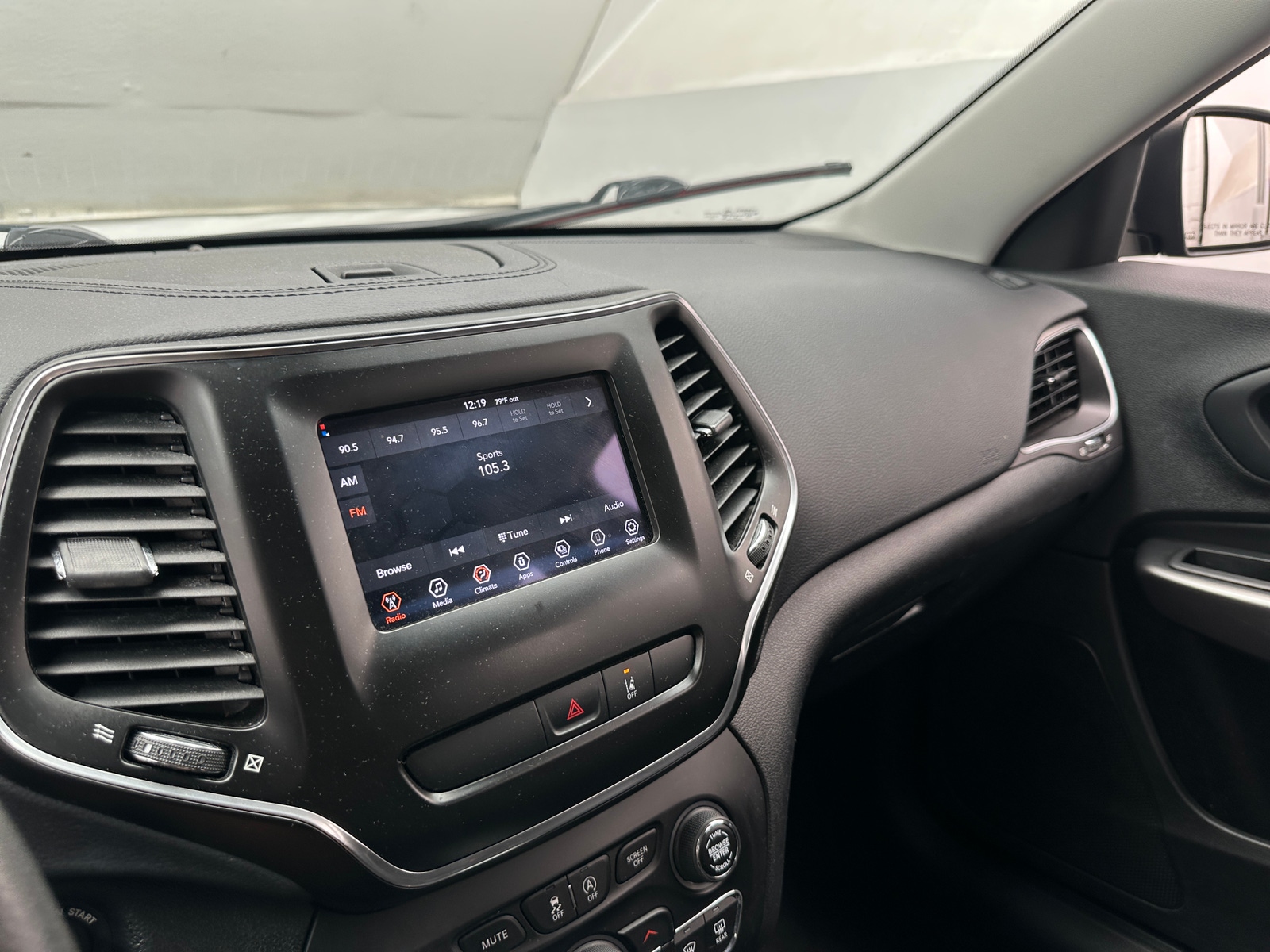 Thumbnail: 2021 Jeep Cherokee - 4