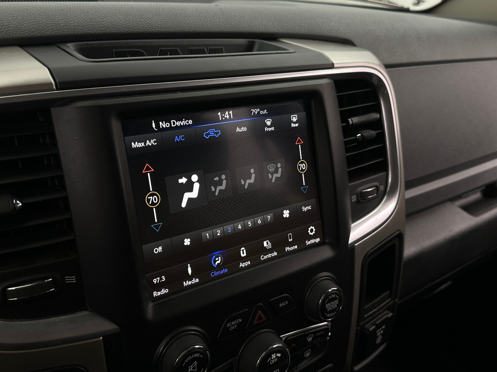 Thumbnail: 2019 RAM 1500 Classic - 4