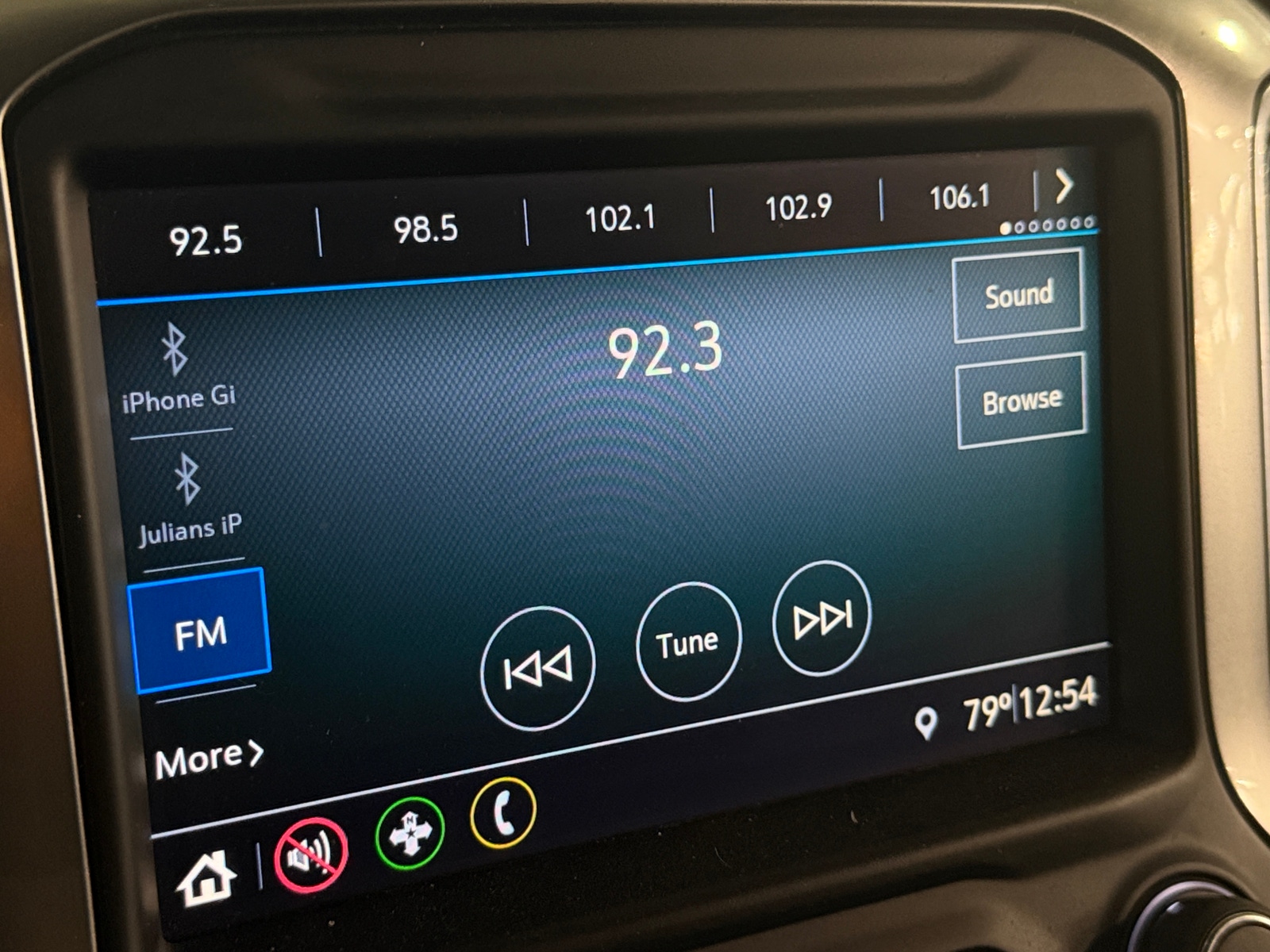Thumbnail: 2019 Chevrolet Silverado 1500 - 4
