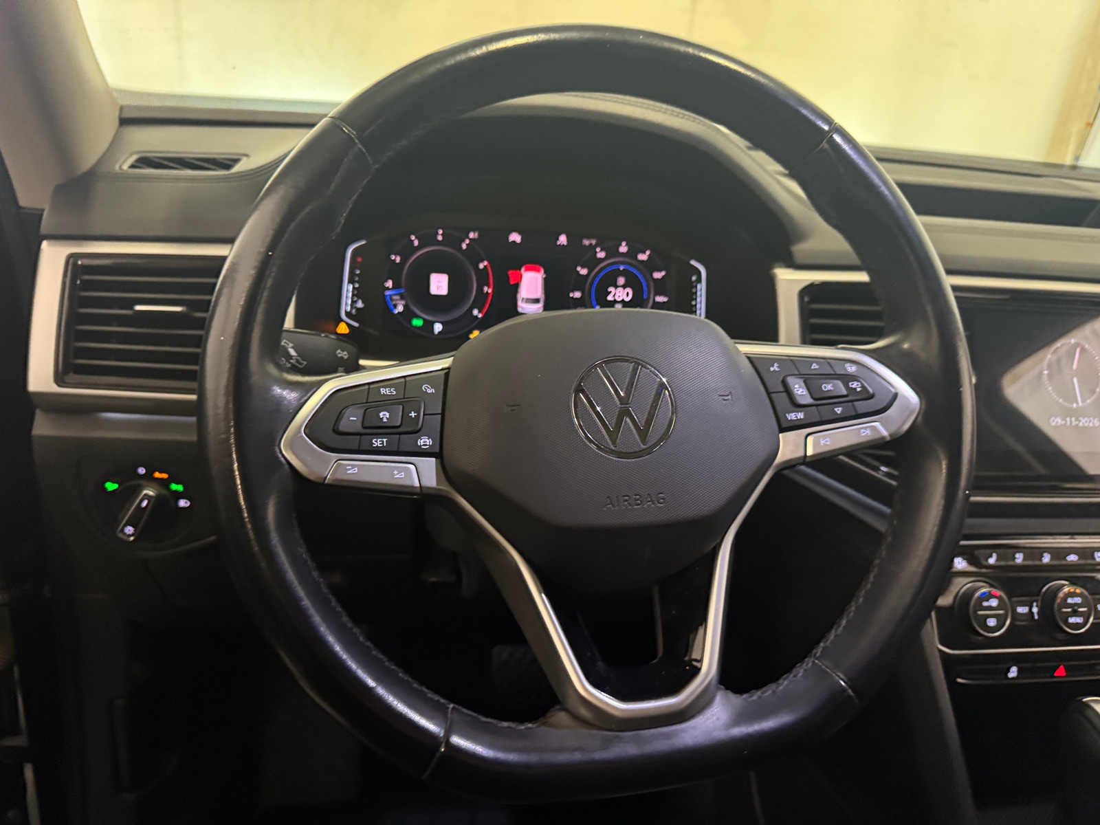 Thumbnail: 2021 Volkswagen Atlas - 4