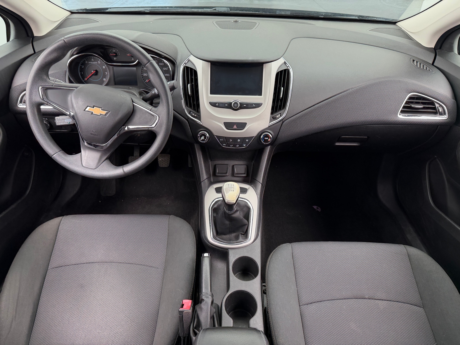 Thumbnail: 2018 Chevrolet Cruze - 3