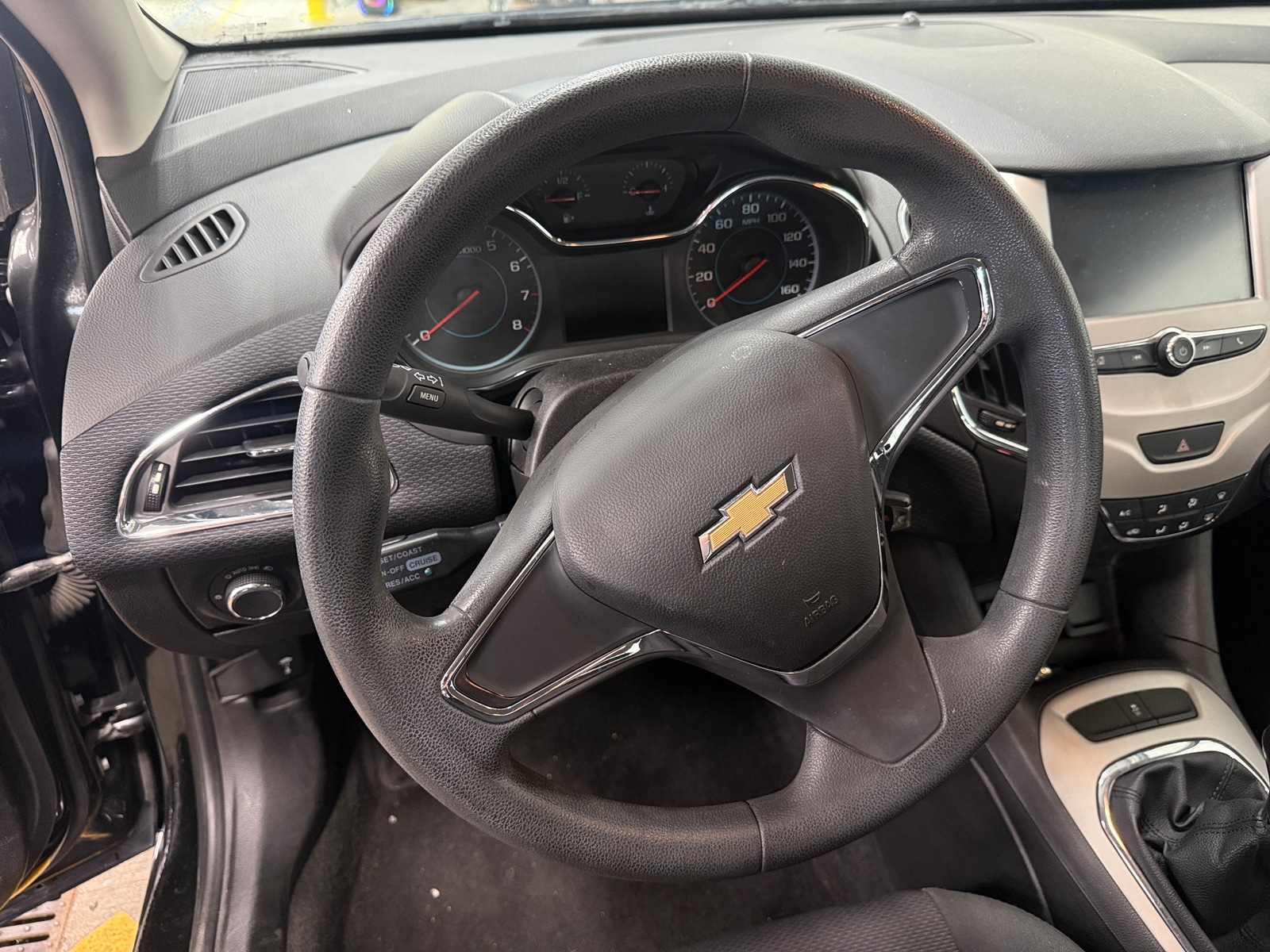 Thumbnail: 2018 Chevrolet Cruze - 5