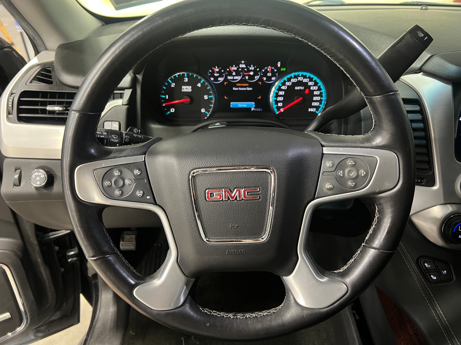 Thumbnail: 2017 GMC Yukon - 4