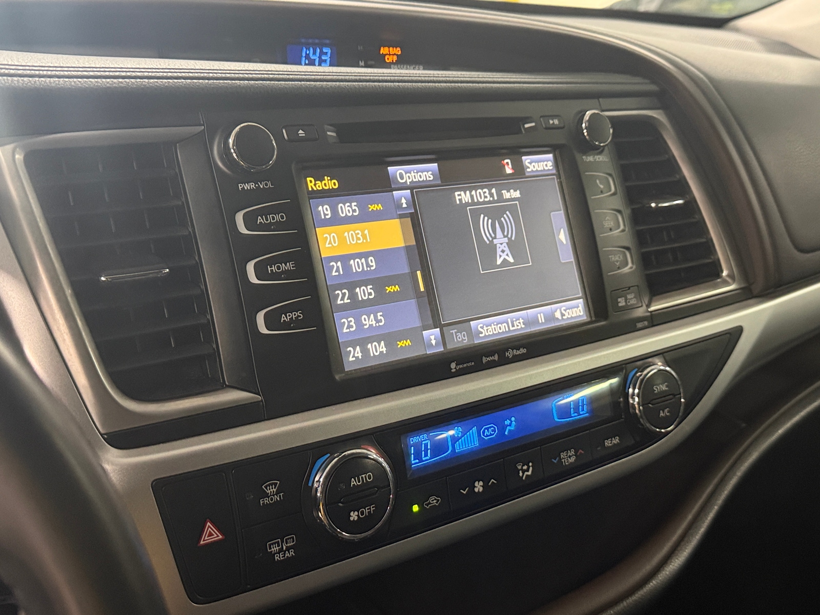 Thumbnail: 2017 Toyota Highlander - 3