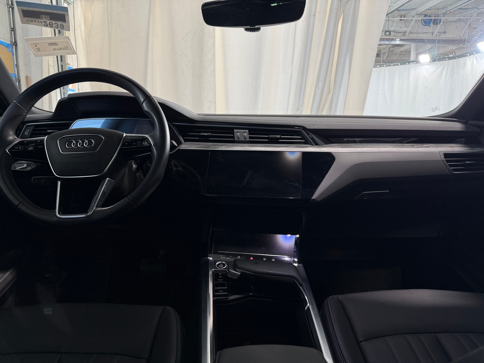 Thumbnail: 2024 Audi Q8 e-tron - 2