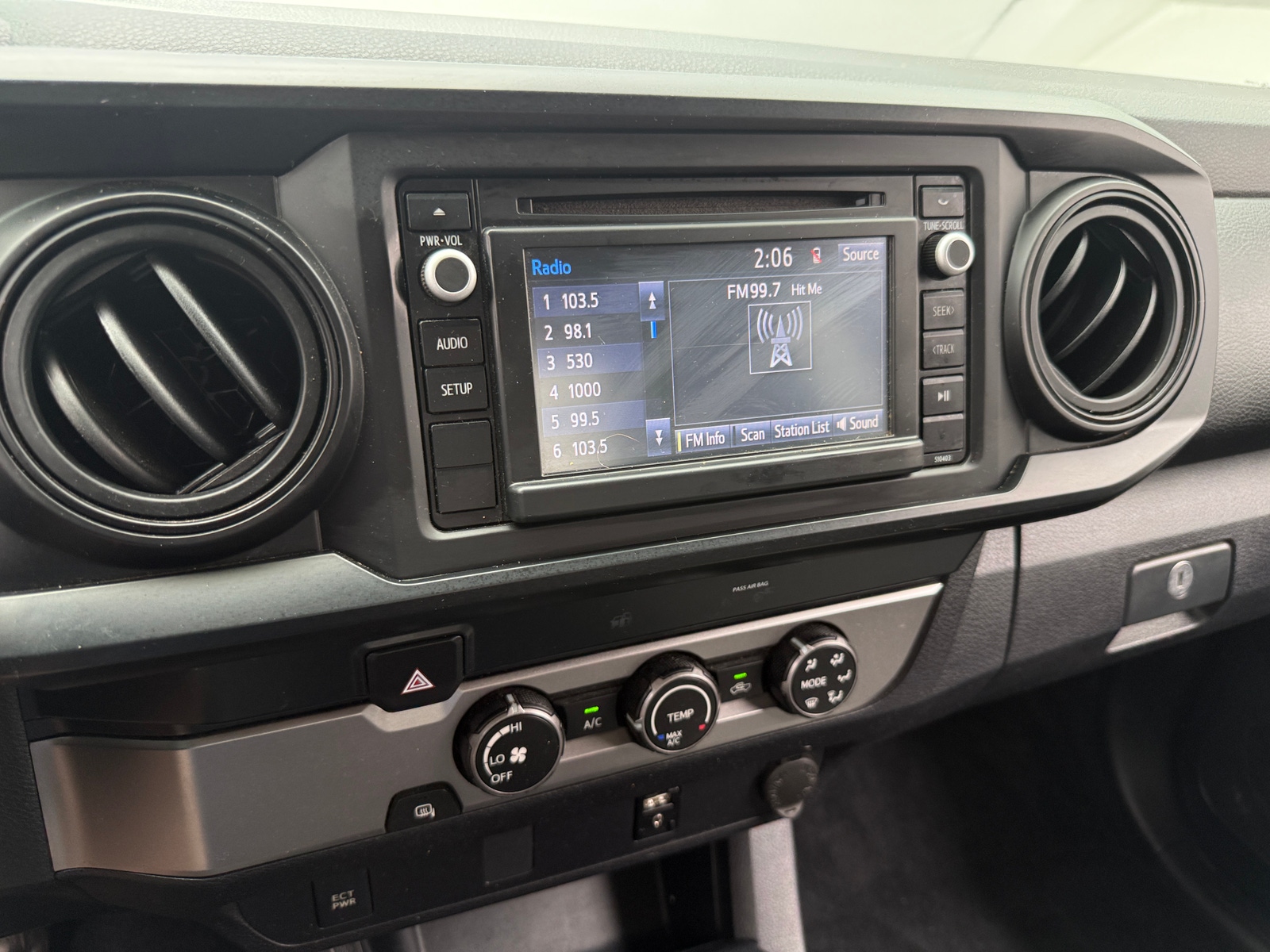 Thumbnail: 2019 Toyota Tacoma - 4