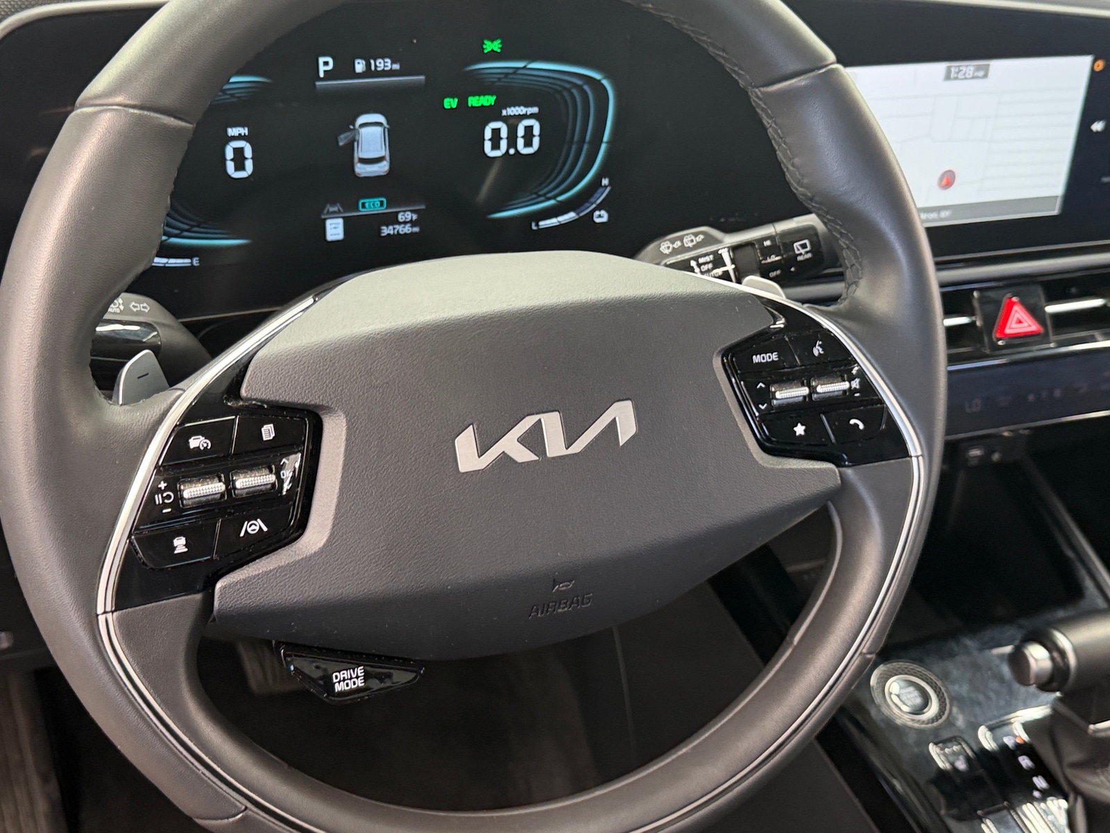 Thumbnail: 2025 Kia Niro - 4