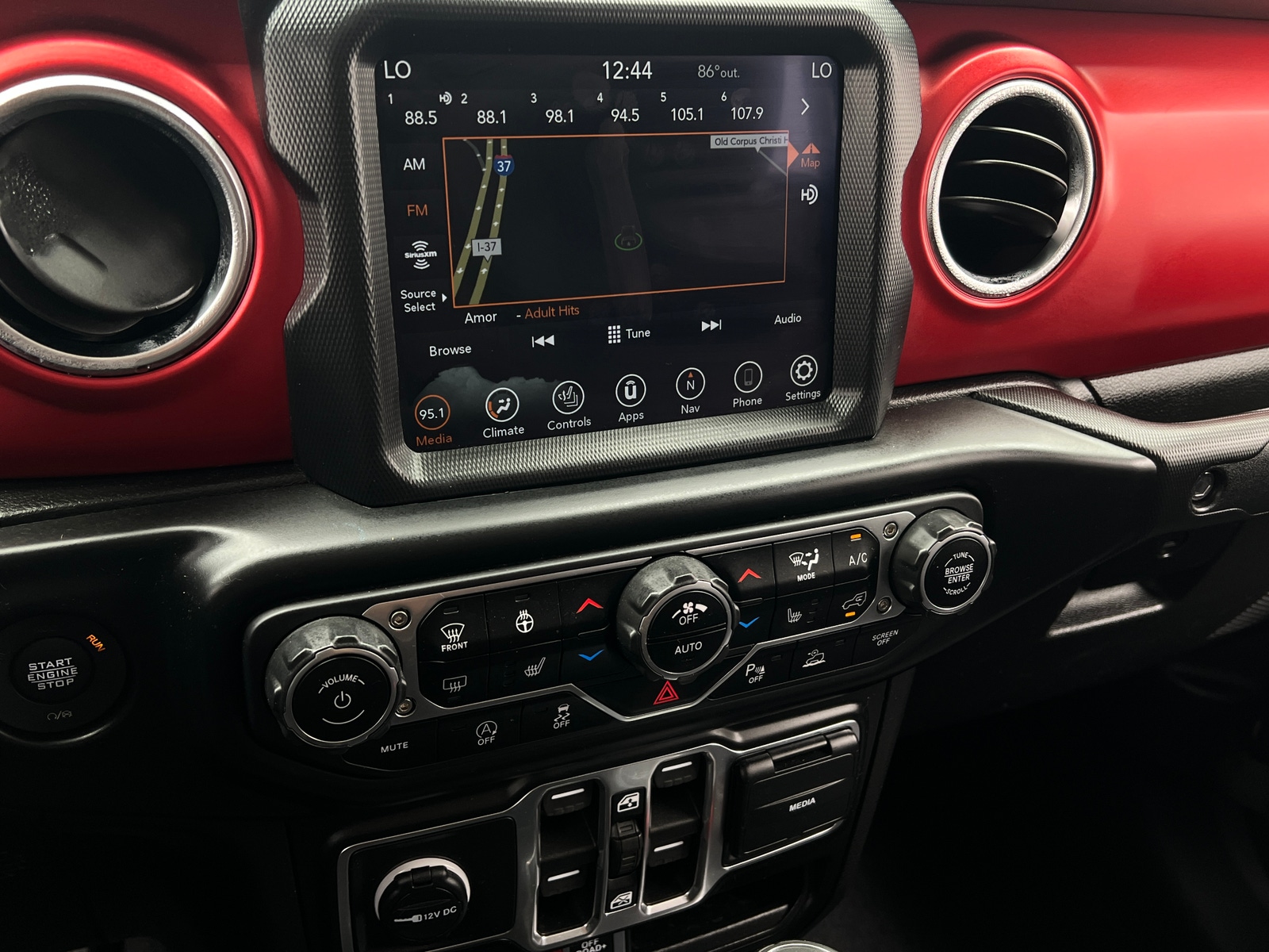 Thumbnail: 2021 Jeep Gladiator - 3