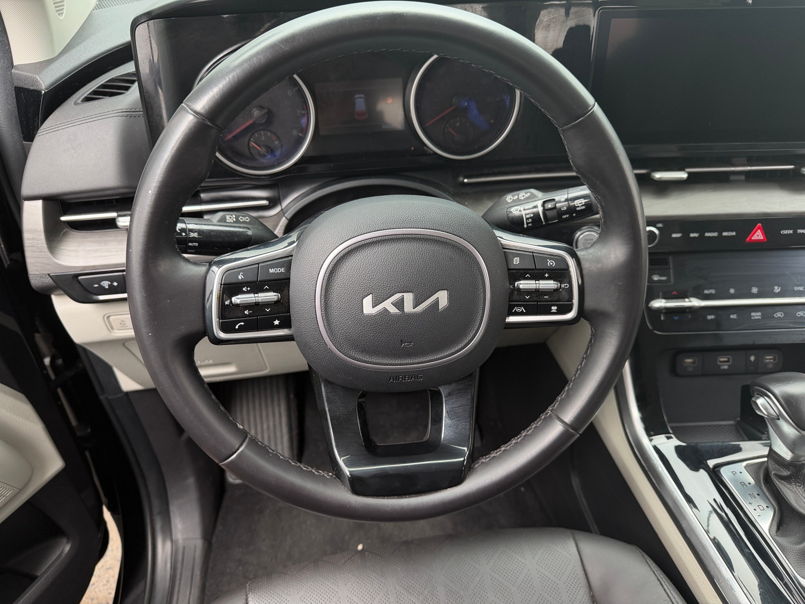Thumbnail: 2024 Kia Carnival - 4