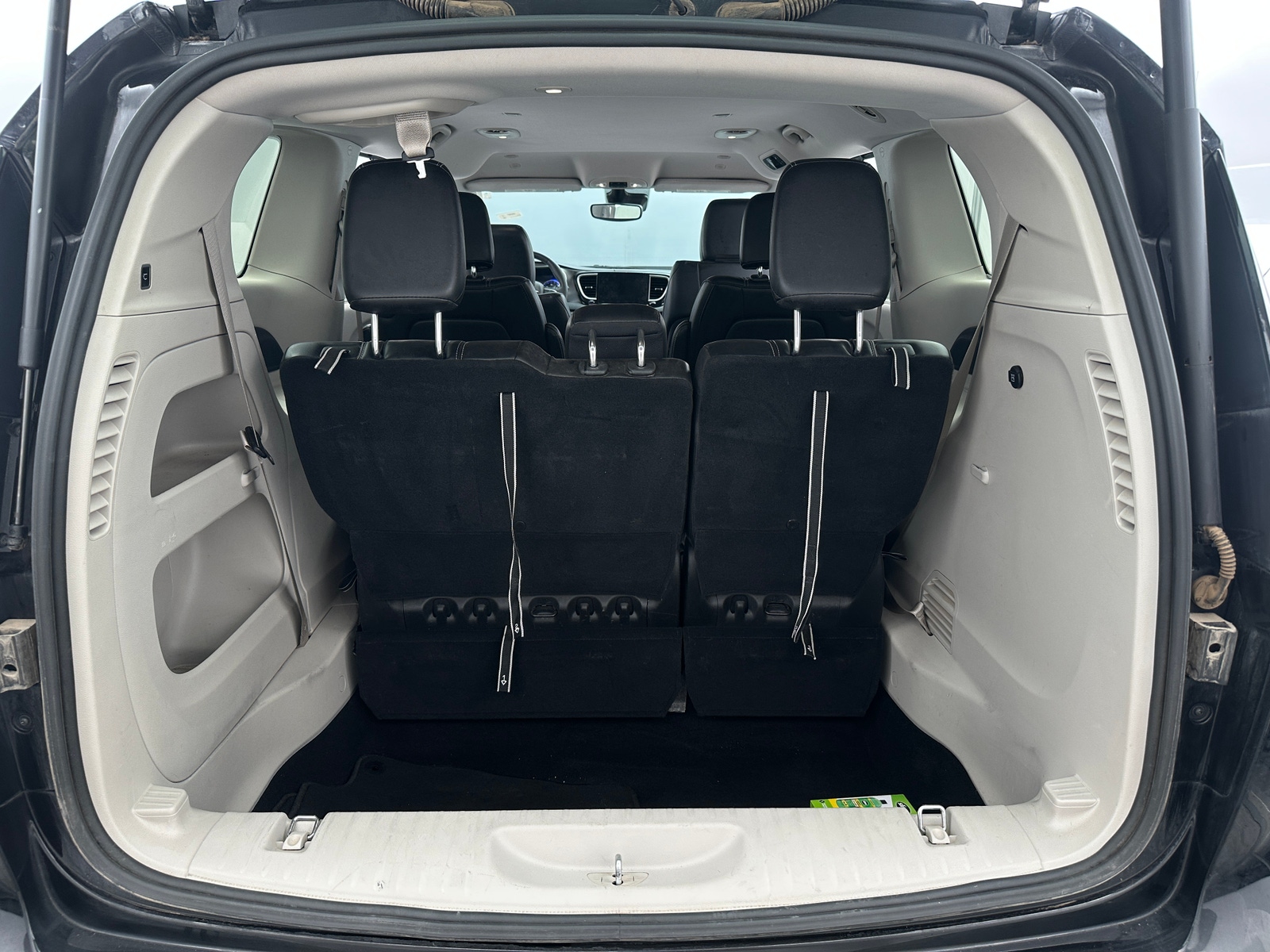 Thumbnail: 2024 Chrysler Pacifica - 6