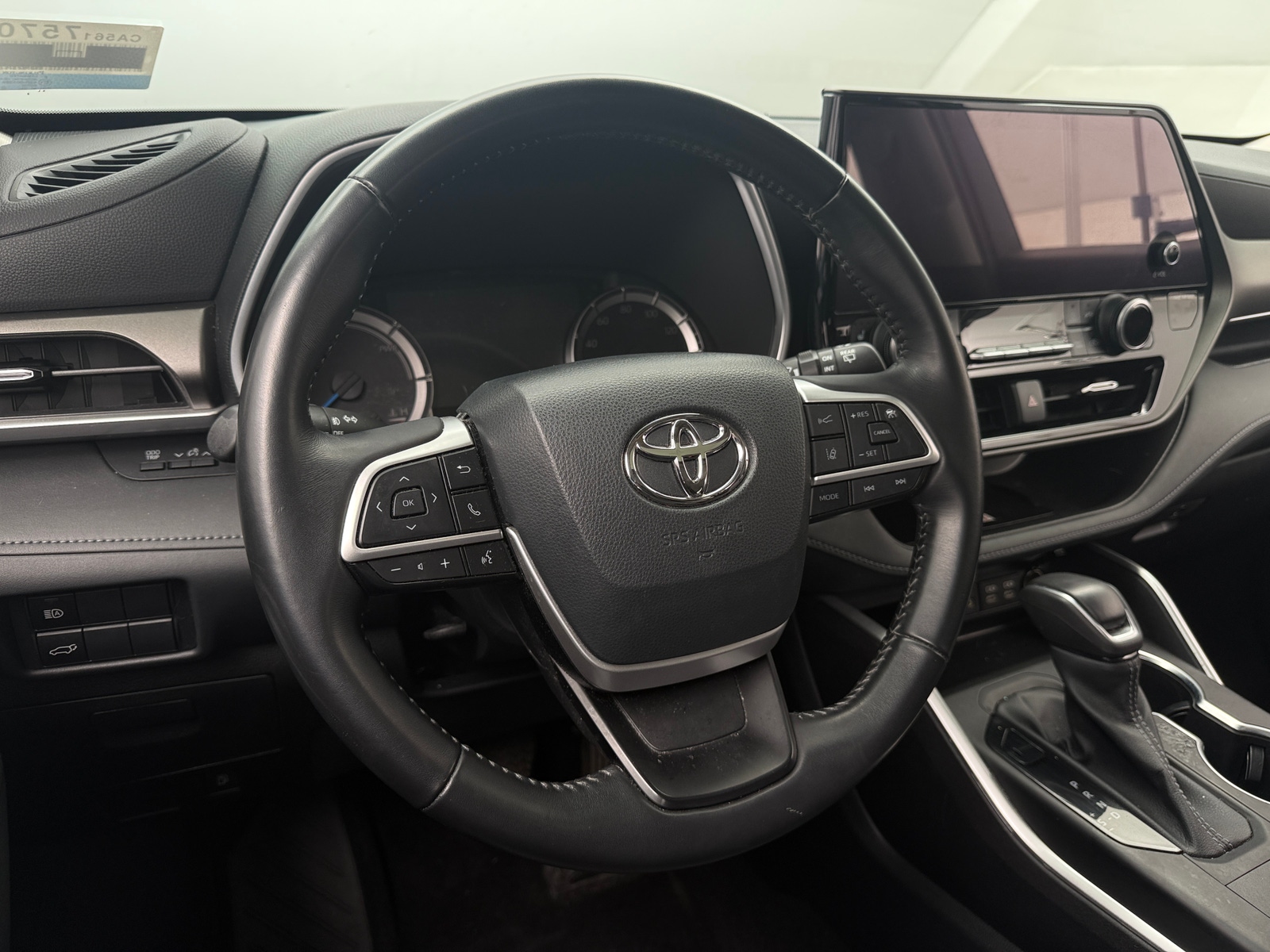 Thumbnail: 2023 Toyota Highlander - 4