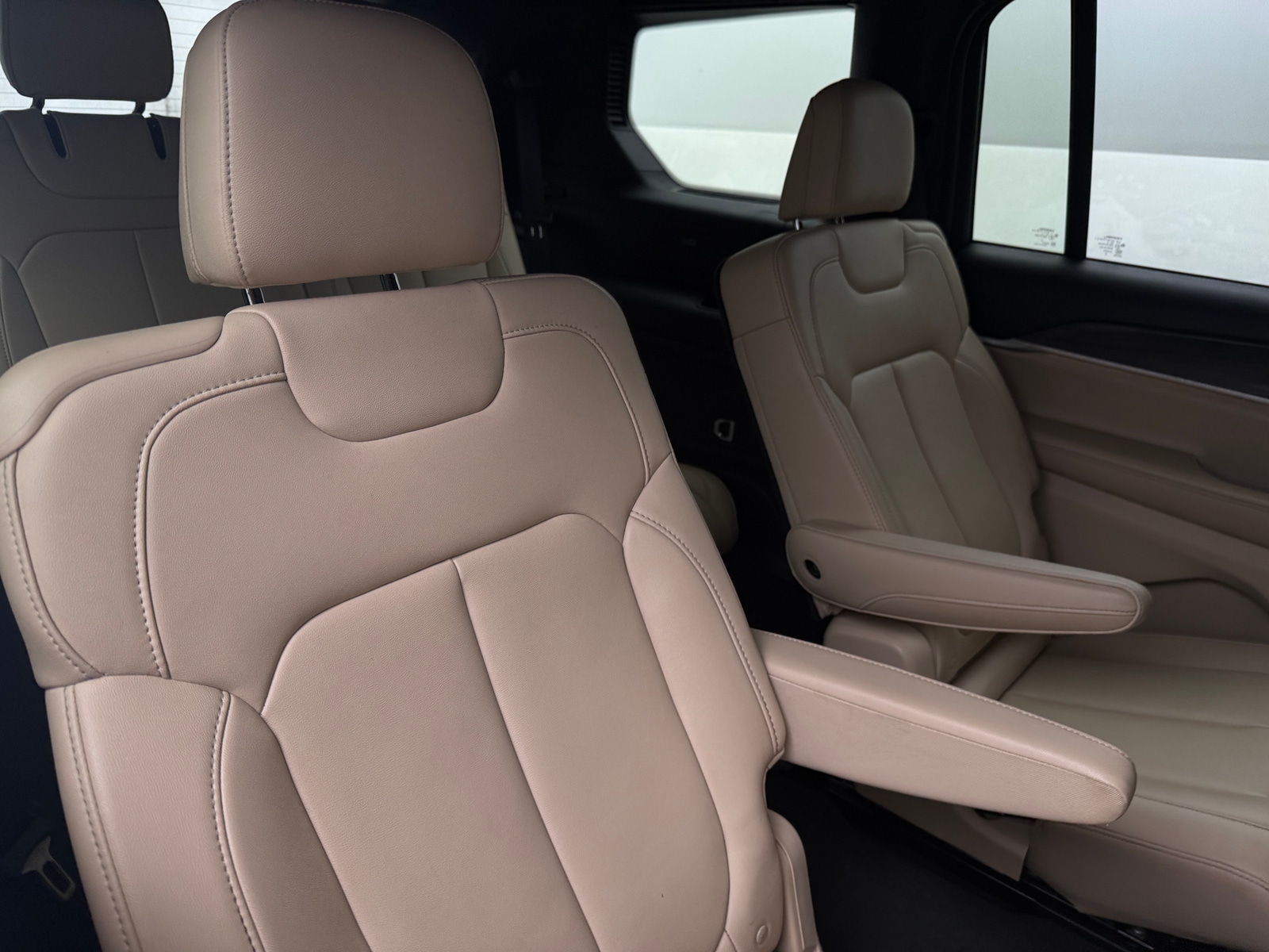 Thumbnail: 2024 Jeep Grand Cherokee L - 5