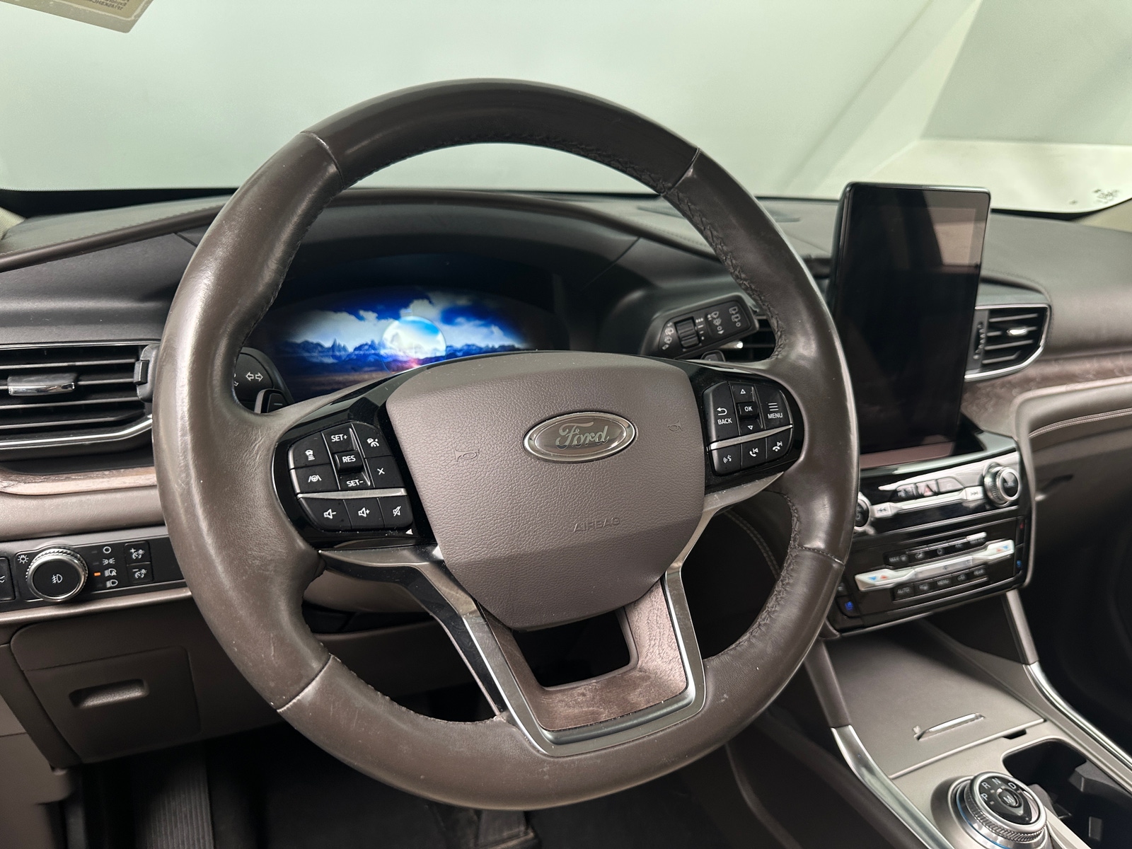 Thumbnail: 2021 Ford Explorer - 4