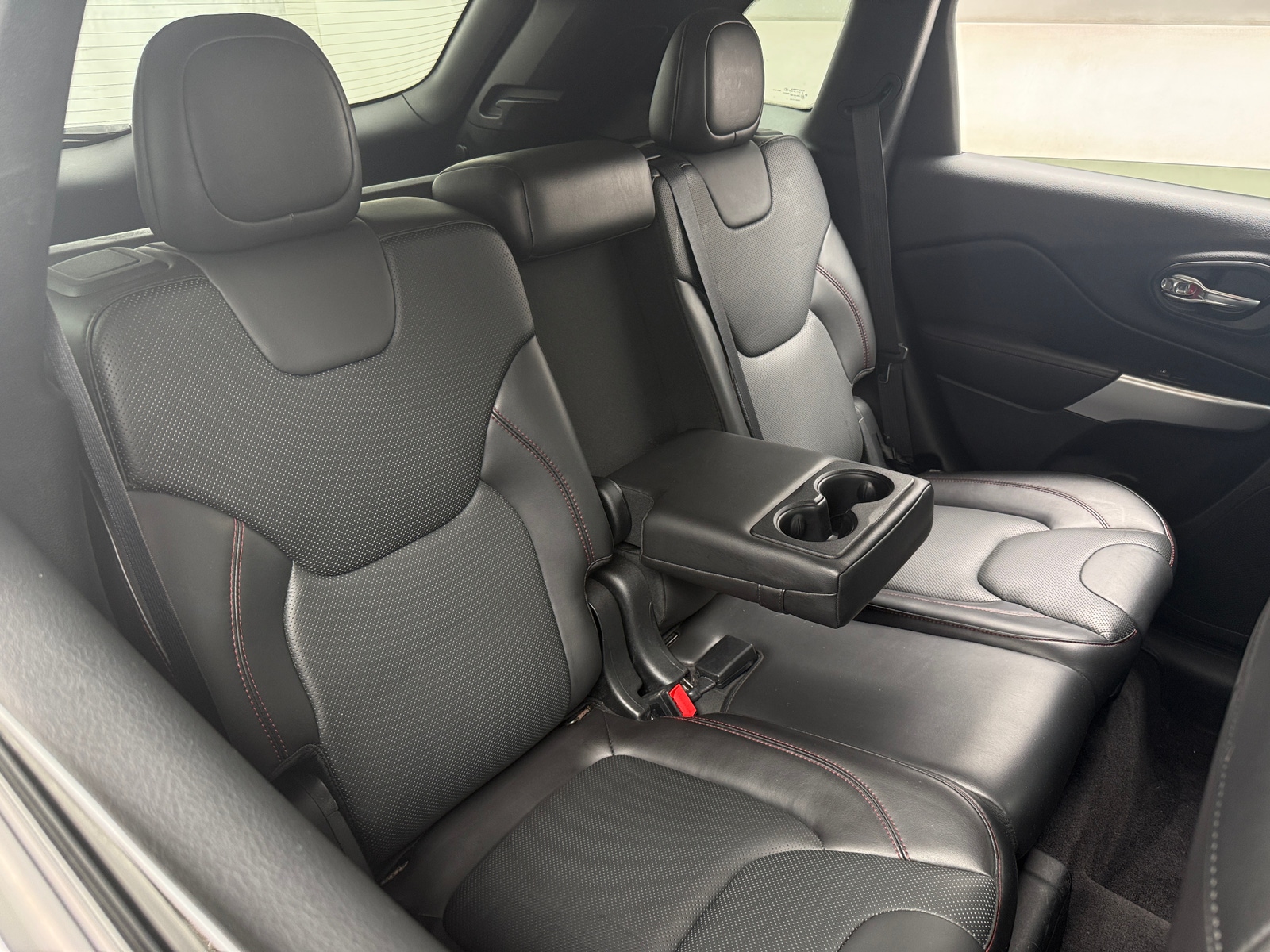Thumbnail: 2018 Jeep Cherokee - 5