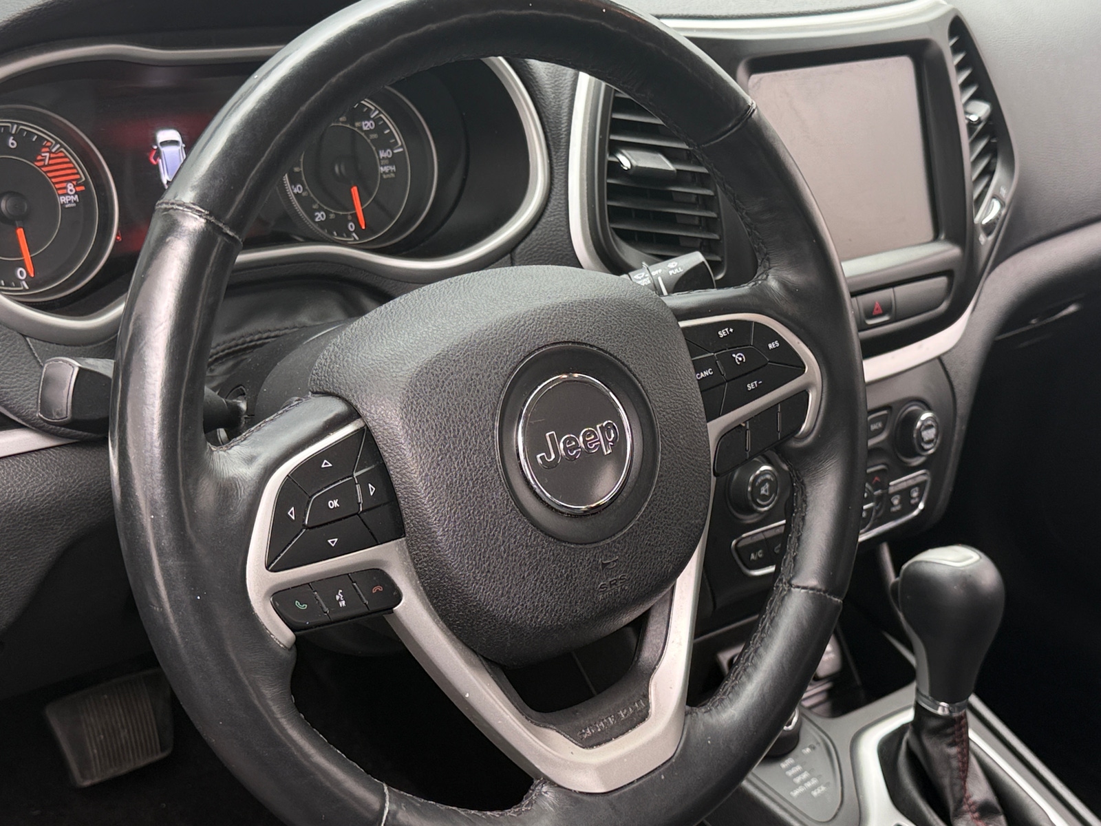 Thumbnail: 2018 Jeep Cherokee - 4