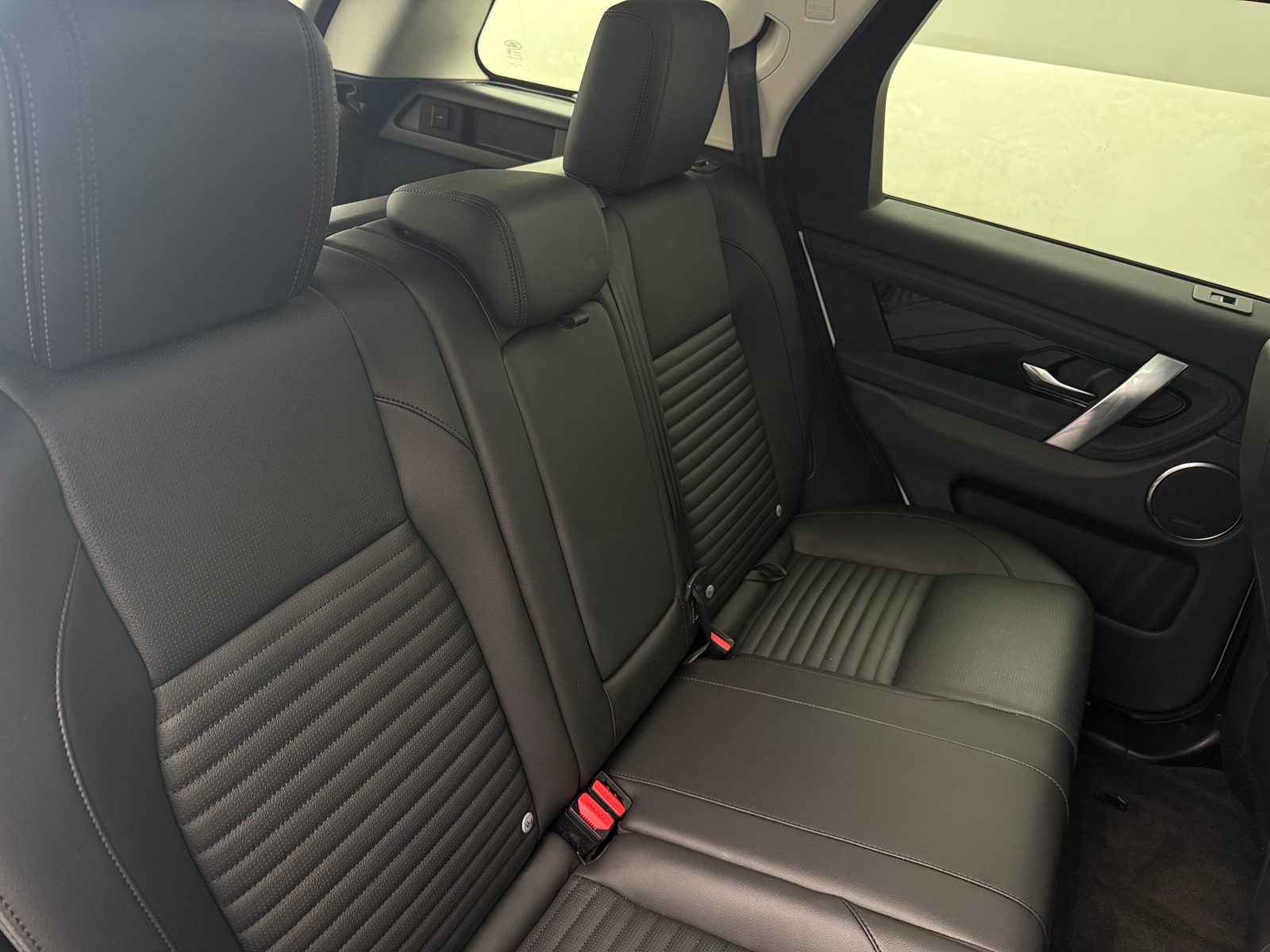 Thumbnail: 2025 Land Rover Discovery Sport - 5