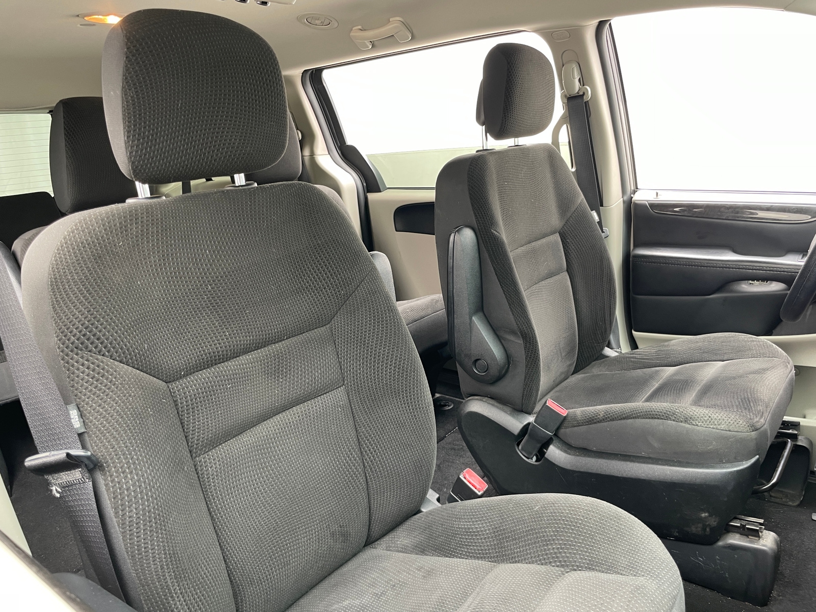 Thumbnail: 2018 Dodge Grand Caravan - 2
