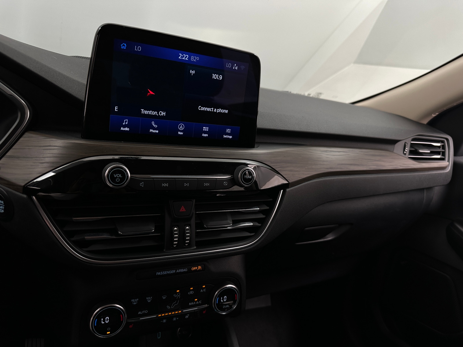 Thumbnail: 2020 Ford Escape - 3