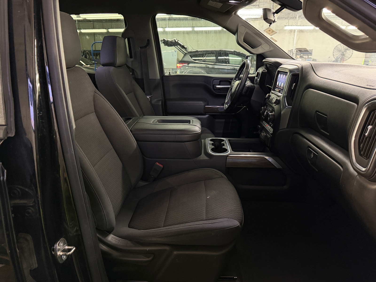 Thumbnail: 2019 Chevrolet Silverado 1500 - 2