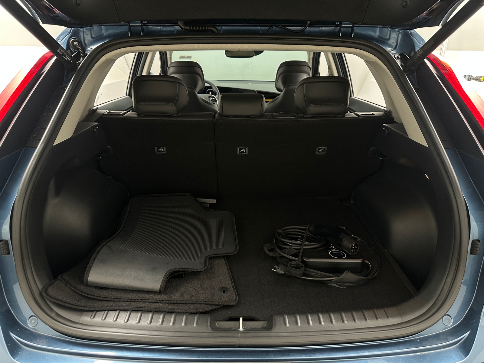Thumbnail: 2024 Kia Niro - 6