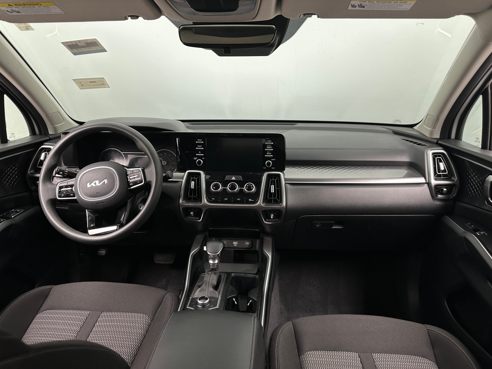 Thumbnail: 2023 Kia Sorento - 3