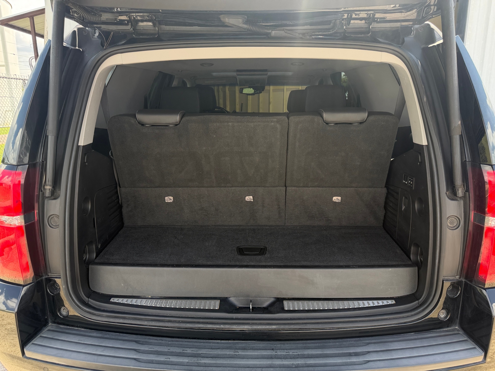 Thumbnail: 2018 Chevrolet Tahoe - 6