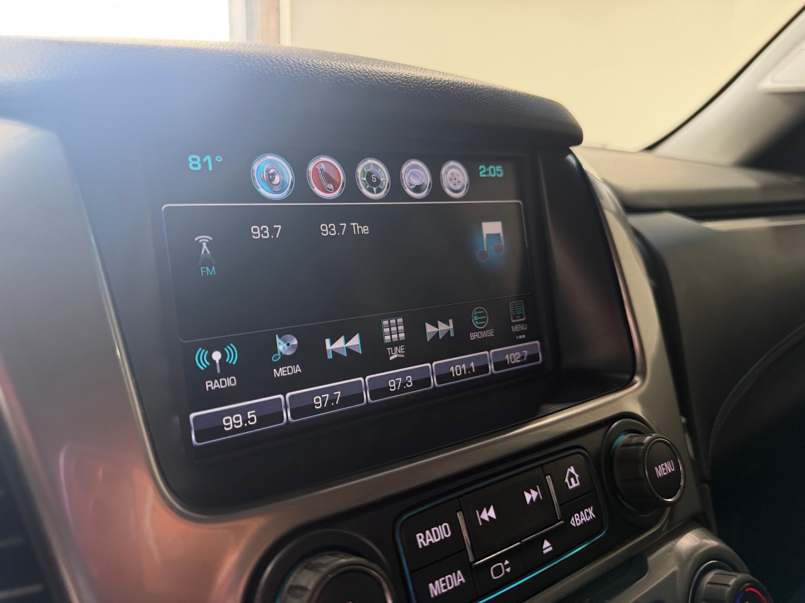 Thumbnail: 2018 Chevrolet Tahoe - 3