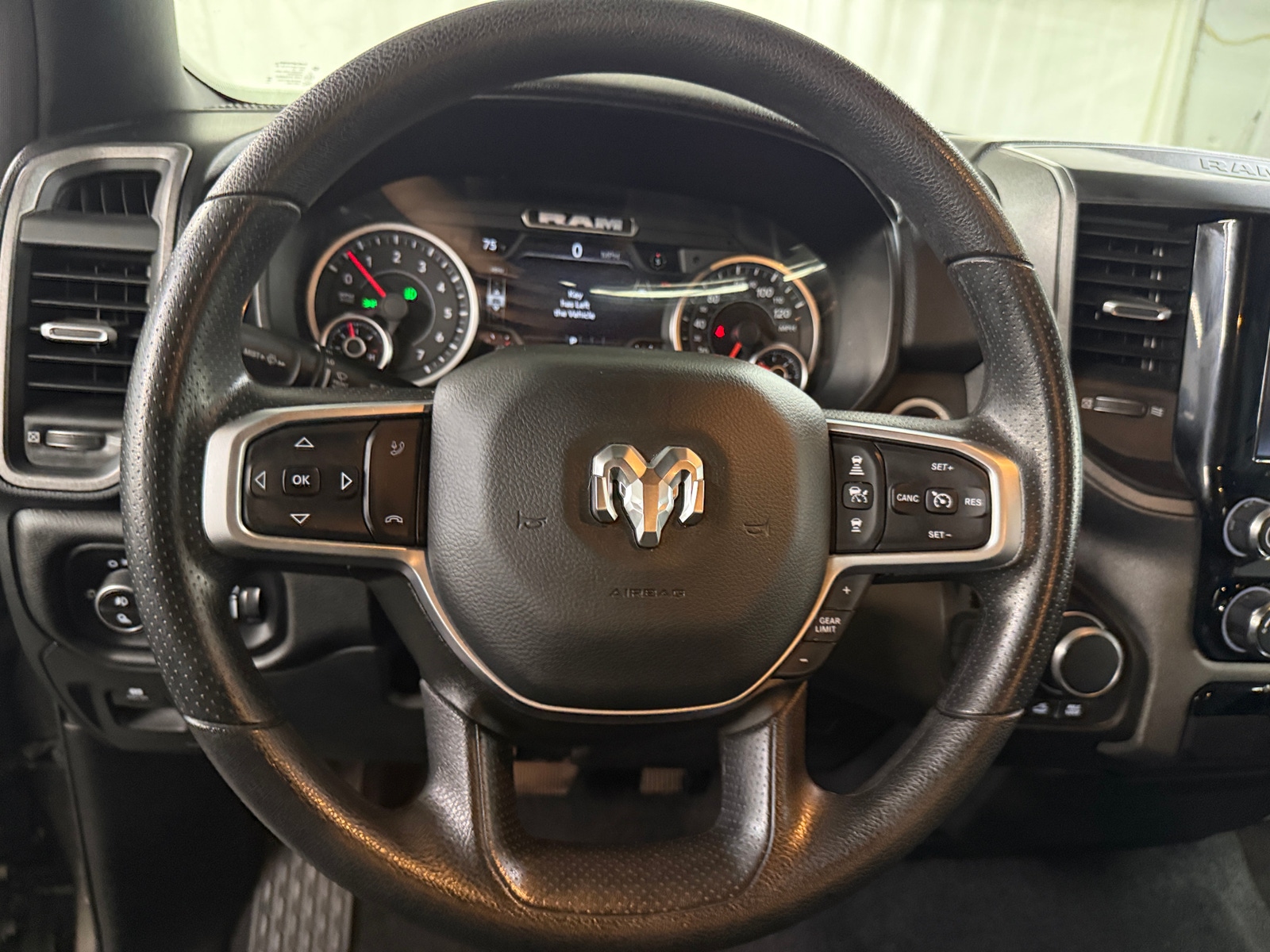 Thumbnail: 2025 RAM 1500 - 5