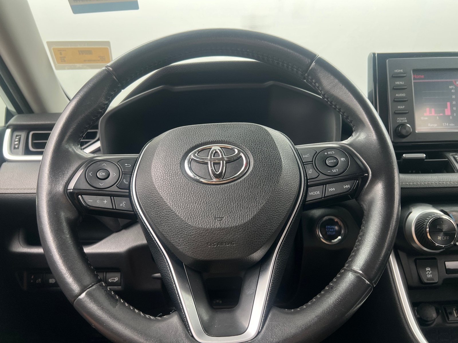 Thumbnail: 2019 Toyota RAV4 - 4