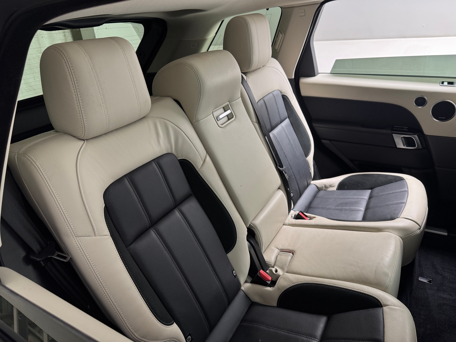 Thumbnail: 2022 Land Rover Range Rover Sport - 5