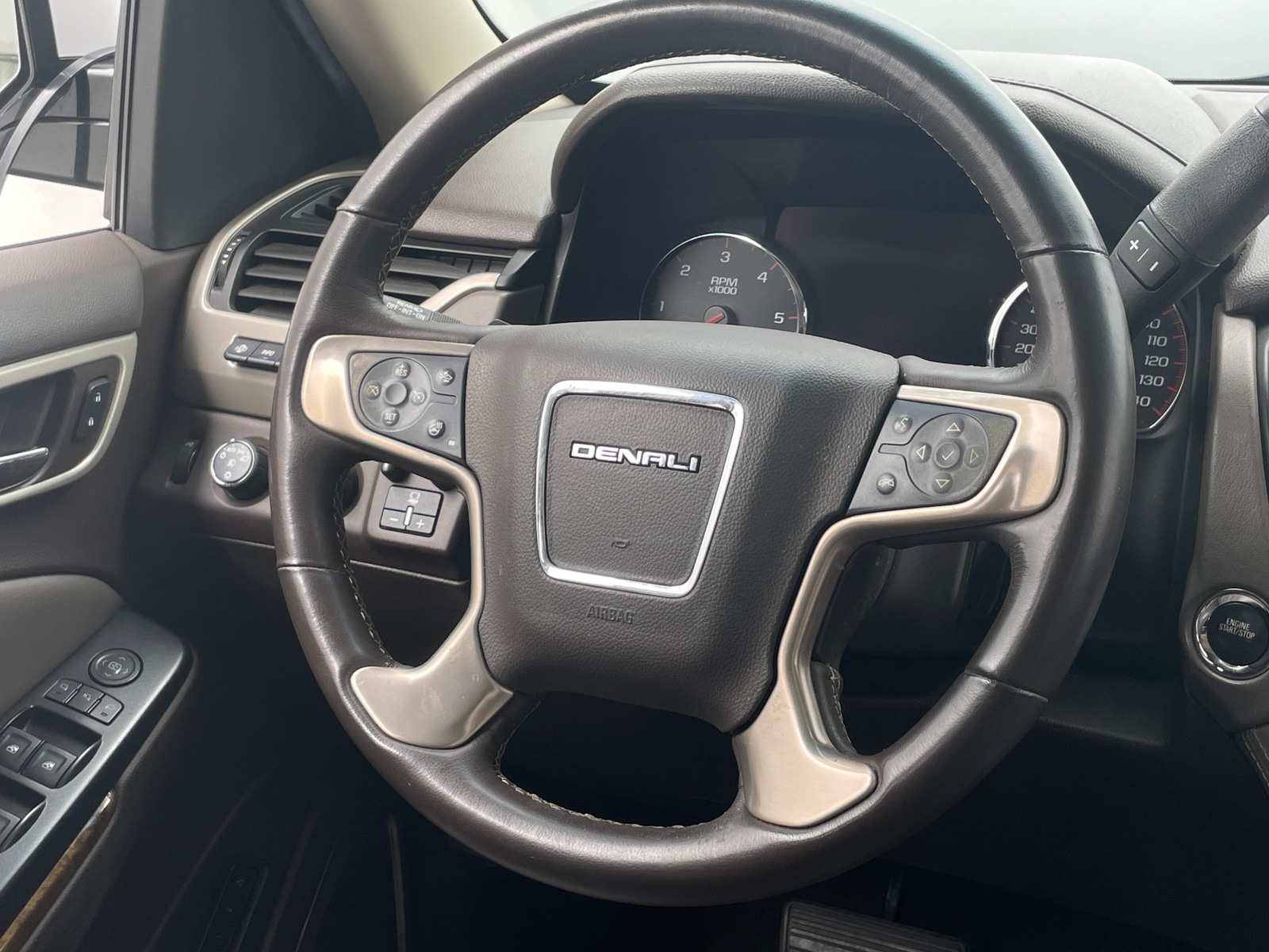 Thumbnail: 2016 GMC Yukon - 4