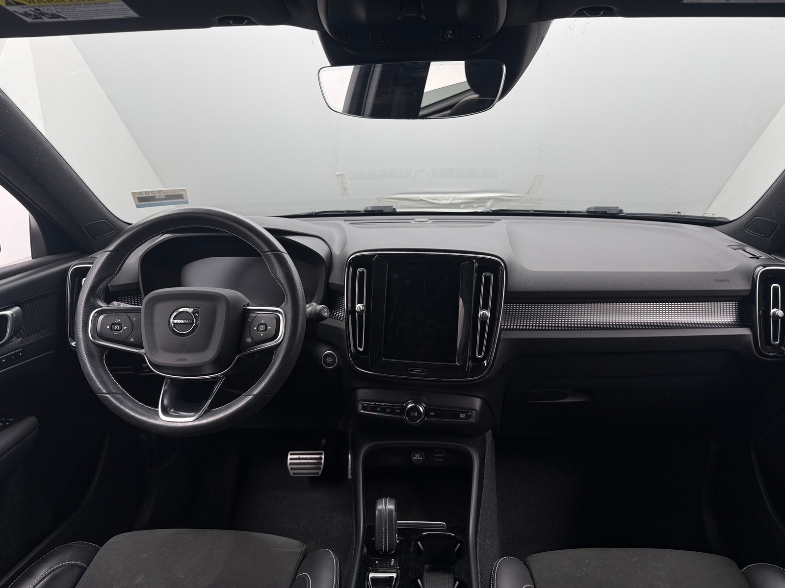 Thumbnail: 2021 Volvo XC40 - 2