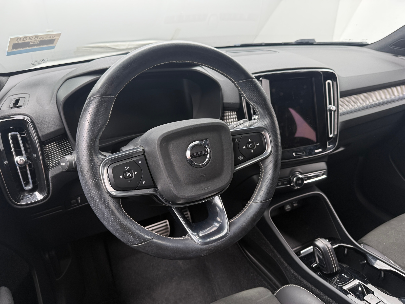 Thumbnail: 2021 Volvo XC40 - 4
