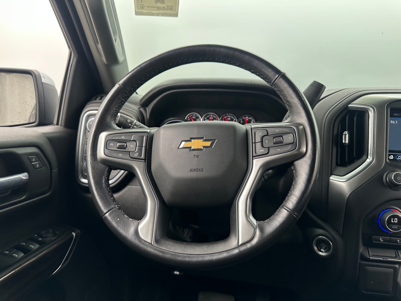 Thumbnail: 2022 Chevrolet Silverado 1500 - 5